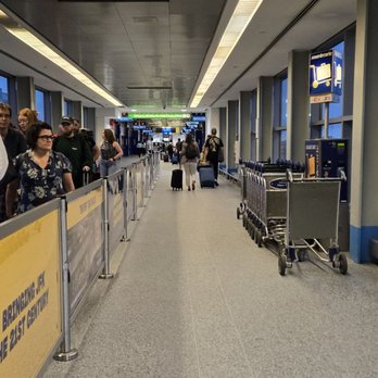 Airtrain Jamaica - Walking to the terminal - Train Stations Near Me - Jamaica, New York Airtrain Jamaica - Walking to the terminal - Train Stations Near Me - Jamaica, New York