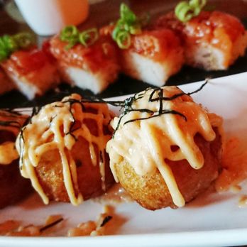 Guu Izakaya Toronto - Takoyaki Spicy salmon oshizushi - Japanese Near Me - Toronto, Ontario