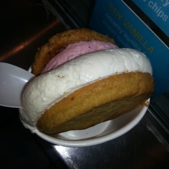 CREAM - Scoop of vanilla and a scoop of strawberry between white chocolate macadamia and oatmeal raisin cookies - Desserts Near Me - Berkeley, California