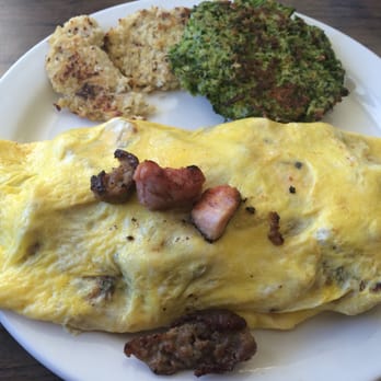 Earlee Mug - Farmers Omelet with cauliflower bun (my friend ordered a broccoli bun and I ordered a cauliflower bun and we shared). - Breakfast & Brunch Near Me - Granby, Massachusetts