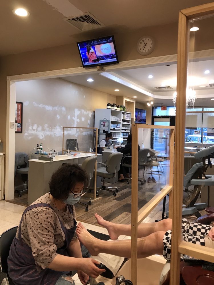 PLAZA NAILS Updated June 2024 24 Photos & 33 Reviews 1065 Main St