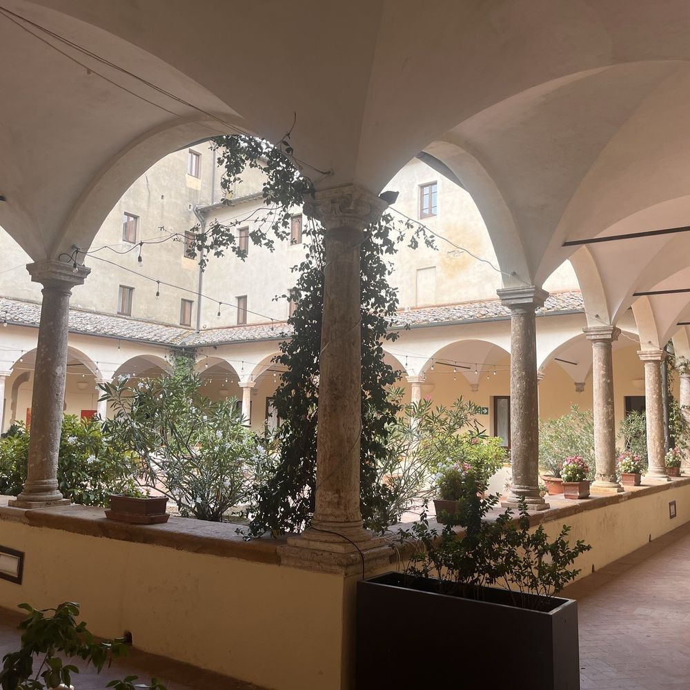 Pienza - A beautiful garden, attached to the church - Landmarks & Historical Buildings Near Me