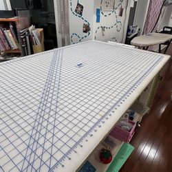 Domesticity : Fabric Shop & Sewing Studio - Cutting board