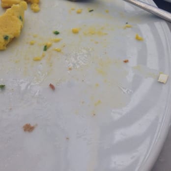 Sassafraz - Egg shell in my scrambled eggs - French Near Me - Toronto, Ontario Sassafraz - Egg shell in my scrambled eggs - French Near Me - Toronto, Ontario