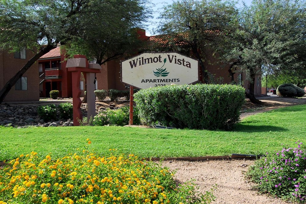 WILMOT VISTA APARTMENTS Updated August 2024 3225 S Wilmot Rd