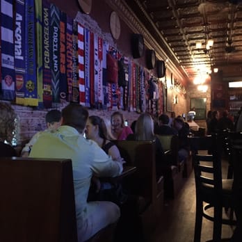 St Andrews Pub - people sitting at tables in a pub - Pubs Near Me - Omaha, Nebraska St Andrews Pub - people sitting at tables in a pub - Pubs Near Me - Omaha, Nebraska