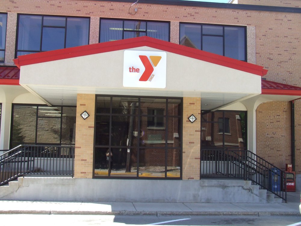 NEENAHMENASHA YMCA COMMUNITY CENTER Updated November 2024 110 W N