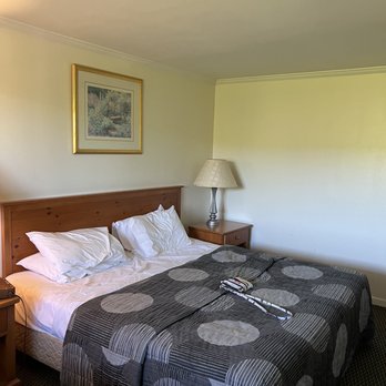 BERKSHIRE TRAVEL LODGE - Updated December 2024 - 27 Photos & 28 