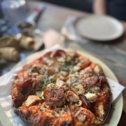 The Lounge at 2nd - Meat lovers pizza
