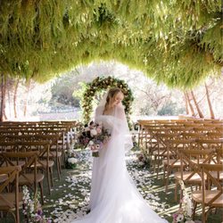 Oak Valley Florist - Professional photo by:  IG: @sierradawnphoto Florals by: Oak Valley Florist in Beaumont, CA IG: OakValleyFlorist Venue: Ethereal Gardens