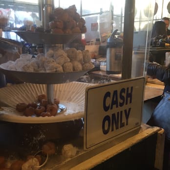 Daily Dozen Doughnut - Bakeries Near Me - Seattle, Washington