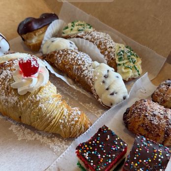 Mama Cannoli - Desserts Near Me - Daytona Beach, Florida Mama Cannoli - Desserts Near Me - Daytona Beach, Florida