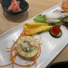 That is the "tartare" yes the cracker with 1.1 gram of shrimp. The rest of the plate dont even go there fam. SAD That is the "tartare" yes the cracker with 1.1 gram of shrimp. The rest of the plate dont even go there fam. SAD