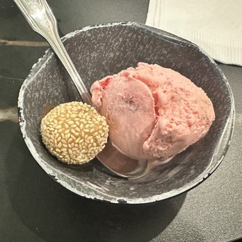 Supreme Pot - Strawberry ice cream - Hot Pot Near Me - Daly City, California