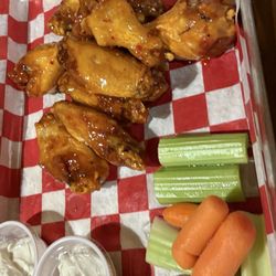 Trail Side Bar & Restaurant - Sweet Thai Chili Chicken Wings
