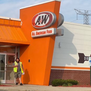 A&W Restaurant - This guy bought glass mugs in order to recreate a childhood memory - Fast Food Near Me - Addison, Illinois A&W Restaurant - This guy bought glass mugs in order to recreate a childhood memory - Fast Food Near Me - Addison, Illinois