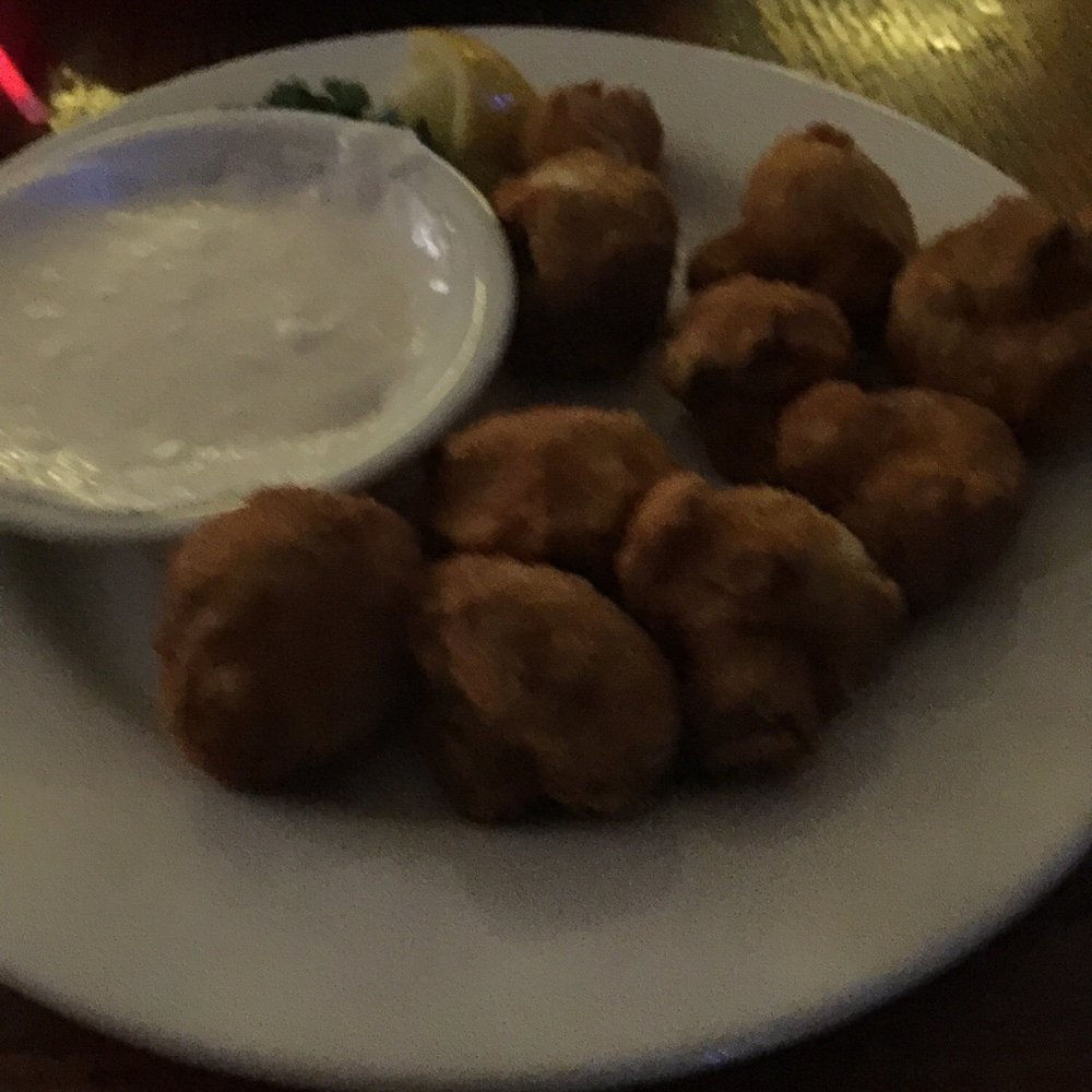 Cuzzy's - Pizza Near Me - Camden, Maine