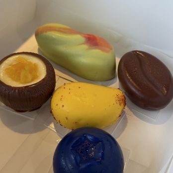ChocoDip - Blueberry, spicy mango, piña colada,coffee, pistachio - Desserts Near Me - San Fernando Valley, California ChocoDip - Blueberry, spicy mango, piña colada,coffee, pistachio - Desserts Near Me - San Fernando Valley, California