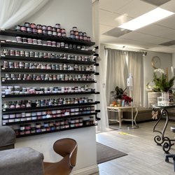 Omni Organic Nails - Near entrance