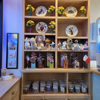 Tifa Chocolate & Gelato - Decor - Gelato Near Me - Porter Ranch, California Tifa Chocolate & Gelato - Decor - Gelato Near Me - Porter Ranch, California