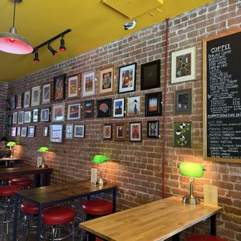 Red Rover - Plenty of seating - Coffee & Tea Near Me - Brooklyn, New York