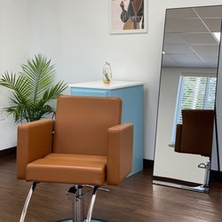 Wake Forest Natural Hair Salon - Stylist Station
