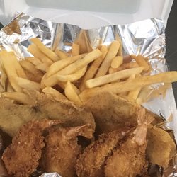 Kingz of Wingz & Hot Dogz - SeaFood Basket!