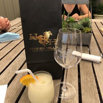 Hidden Hills Farm and Vineyard - Frozen White Wine, glass, and gift bag - Wineries Near Me - Frederick, Maryland