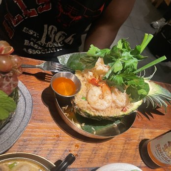 Lemongrass Brooklyn - Pineapple Fried Rice - Thai Near Me - Brooklyn, New York Lemongrass Brooklyn - Pineapple Fried Rice - Thai Near Me - Brooklyn, New York