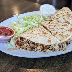 Porto Pizza & Grill - It really wasn't that good. The chicken quesadilla look good on the outside, it was more like a chicken cheesesteak on a tortilla shell.
