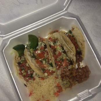 Tacos Y Burritos La Fe - Barbacoa tacos - Food Trucks Near Me - Santa Fe, New Mexico
