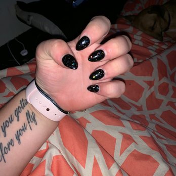 Hollywood Nail Spa - Waxing Near Me - Gaithersburg, Maryland