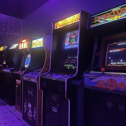 Free Play Arcade - Inside