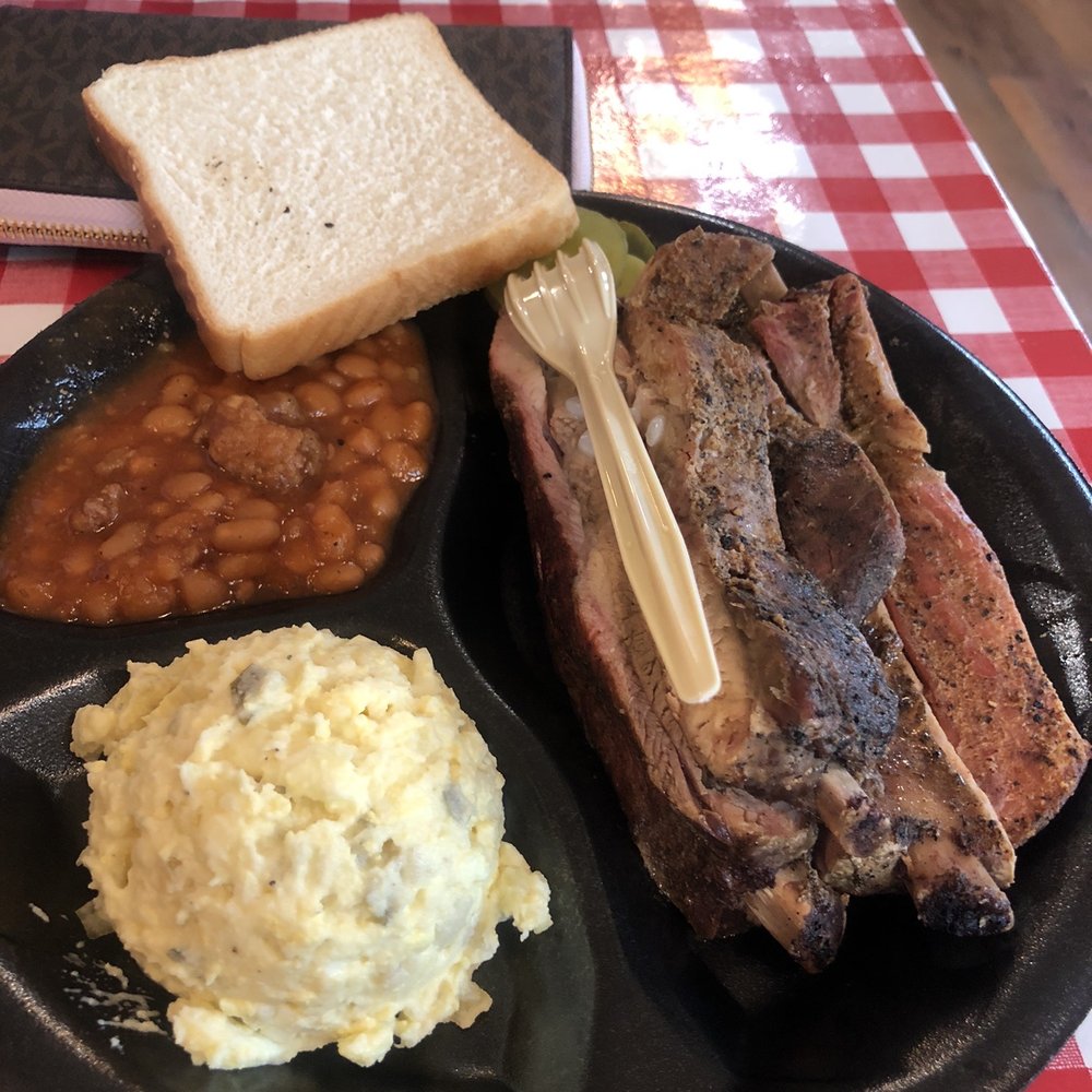 Fat Boy's Bar-B-Que Ranch - ows a plate of food - Barbeque Near Me - Prattville, Alabama