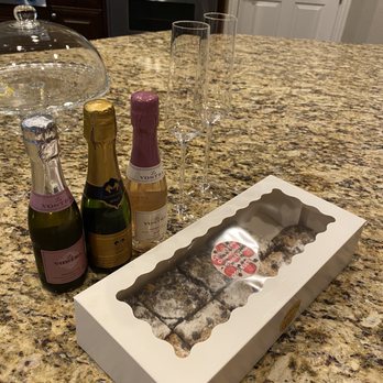Cynthia's Keto Cheesecakes - Keto brownies, half chocolate half PB - Desserts Near Me Cynthia's Keto Cheesecakes - Keto brownies, half chocolate half PB - Desserts Near Me
