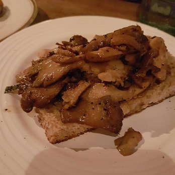 Boro Bistro - Mushroom flat bread - Pubs Near Me - London, XGL Boro Bistro - Mushroom flat bread - Pubs Near Me - London, XGL