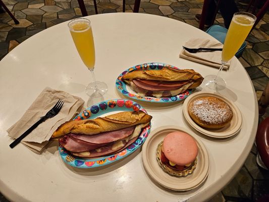 Les Halles Boulangerie-Patisserie by null