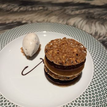Fleurette - Milk chocolate crunch, dessert - French Near Me - San Diego, California Fleurette - Milk chocolate crunch, dessert - French Near Me - San Diego, California