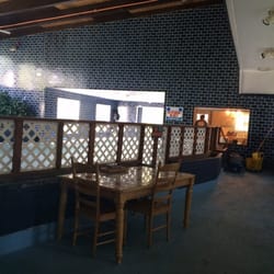 Alaskan Youth Hostel - Pool area, but pool is empty
