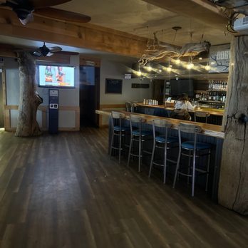 Dogwood Tavern - The bar - Bars Near Me - Lake Arrowhead, California