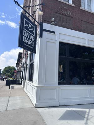 The DNVR Bar by null