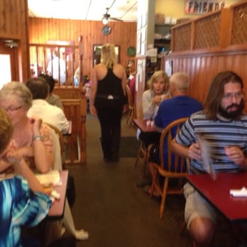 Features - Inside the restaurant - Breakfast & Brunch Near Me - Stratford, Ontario