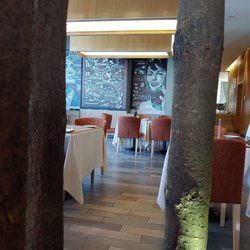Pasta e Basta - Really cool artwork and random tree trunks everywhere