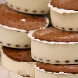 Sweet T's Gelato & Cafe - Gelato Sandwiches