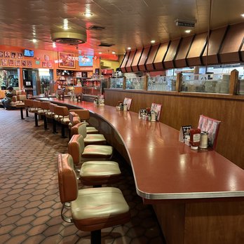 Bob’s Big Boy - Counter seating - American Near Me - Burbank, California