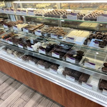 Cold Stone Creamery - Case with various types of candies - Ice Cream & Frozen Yogurt Near Me - Grosse Pointe, Michigan Cold Stone Creamery - Case with various types of candies - Ice Cream & Frozen Yogurt Near Me - Grosse Pointe, Michigan