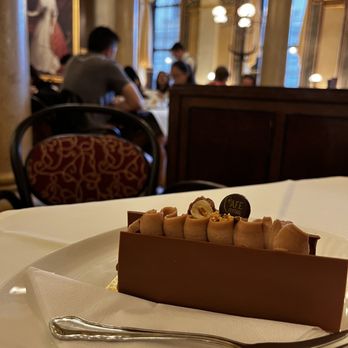 Café Central - Nuss Kuss - hazelnut crisp with milk chocolate cream - Cafes Near Me - Vienna, 9