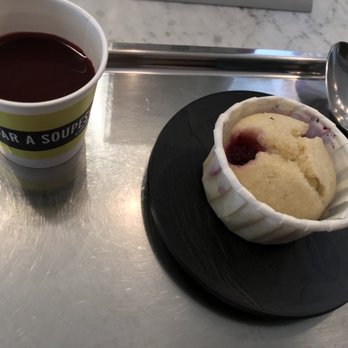 Giraudet - Financier with berries - Specialty Food Near Me - Lyon, 69