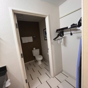 Fairfield - Fairfield Inn Orange Park - Bathroom - Hotels Near Me - Orange Park, Florida Fairfield - Fairfield Inn Orange Park - Bathroom - Hotels Near Me - Orange Park, Florida