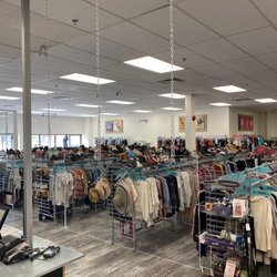 Plato's Closet Brampton - Sales floor